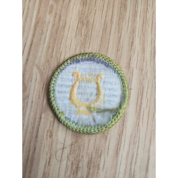 Vintage BSA Boy Scouts of America Music Merit Badge Patch Lyre Harp Purple - Picture 2 of 3